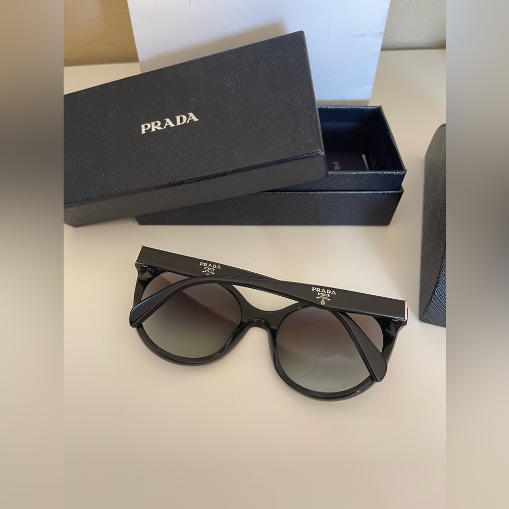 NEW PRADA black classic sunglasses - Picture 8 of 11